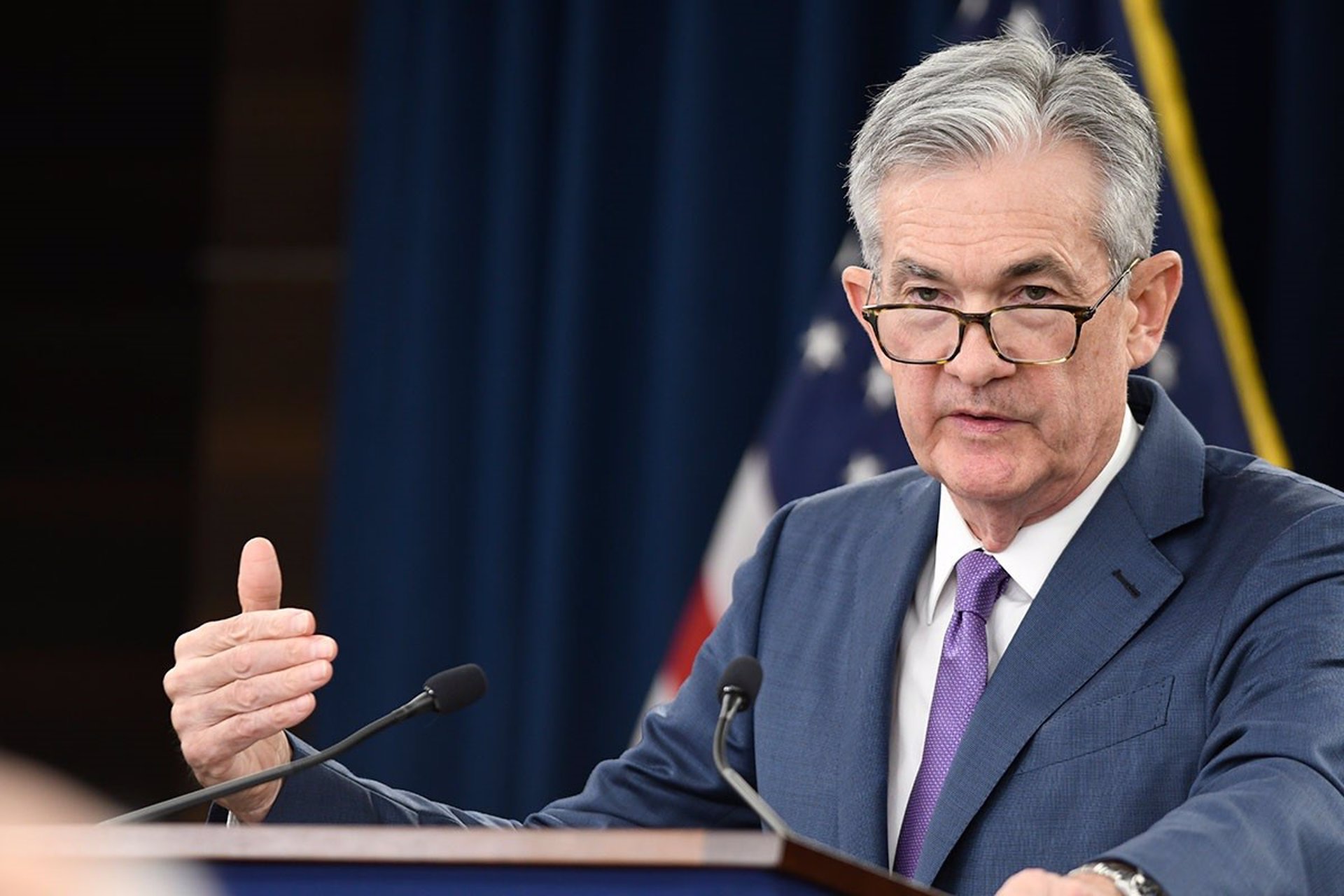 Powell (Fed) baraja una política monetaria "restrictiva" para frenar la inflación